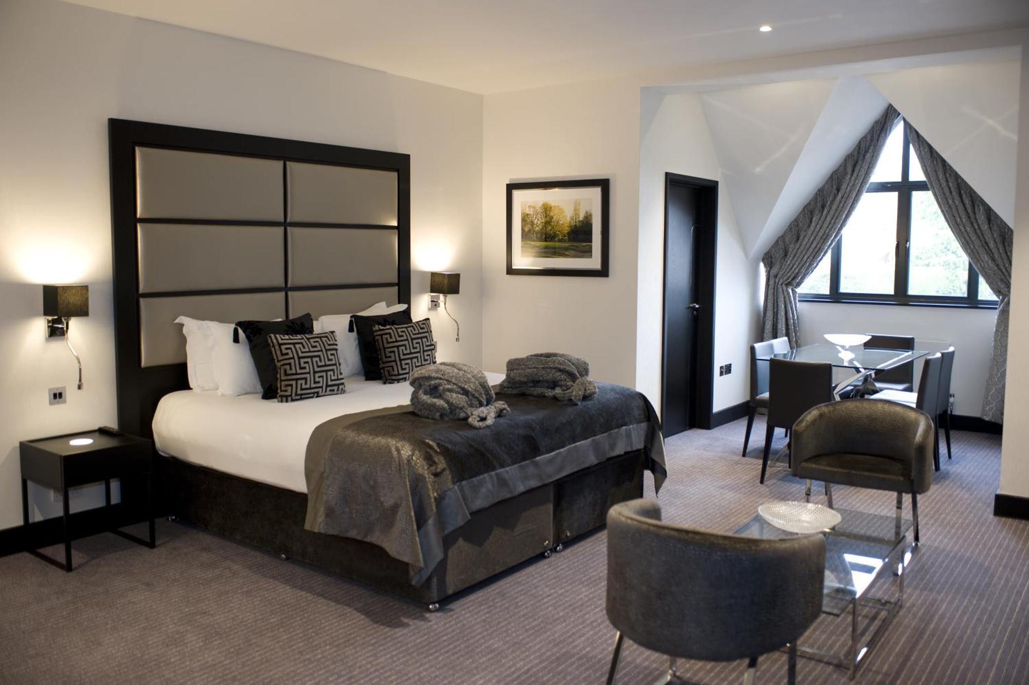 The Lodge At Kingswood Epsom Habitación foto